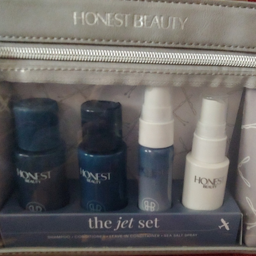 The Honest Company jet-set pack